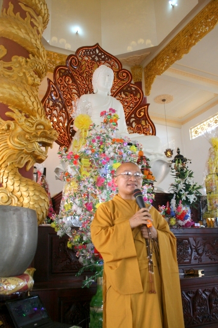 Chùm ảnh: Chùa Giác Ngộ tổ chức hành hương 10 chùa đầu năm