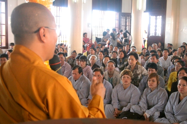 Chùm ảnh: Chùa Giác Ngộ tổ chức hành hương 10 chùa đầu năm