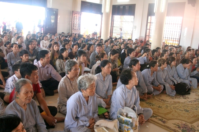 Chùm ảnh: Chùa Giác Ngộ tổ chức hành hương 10 chùa đầu năm