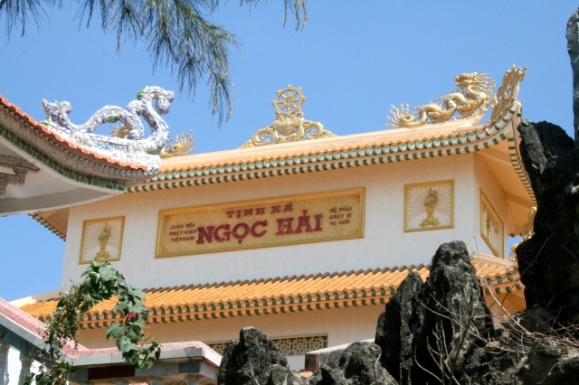 Chùm ảnh: Chùa Giác Ngộ tổ chức hành hương 10 chùa đầu năm