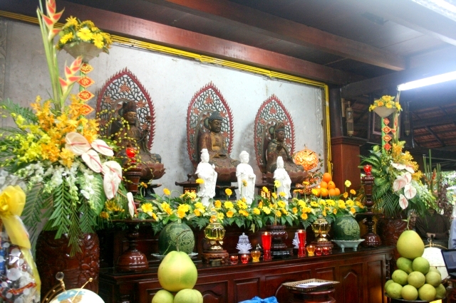 Chùm ảnh: Chùa Giác Ngộ tổ chức hành hương 10 chùa đầu năm