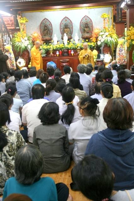 Chùm ảnh: Chùa Giác Ngộ tổ chức hành hương 10 chùa đầu năm