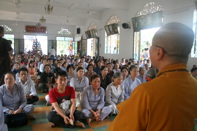 Chùm ảnh: Chùa Giác Ngộ tổ chức hành hương 10 chùa đầu năm