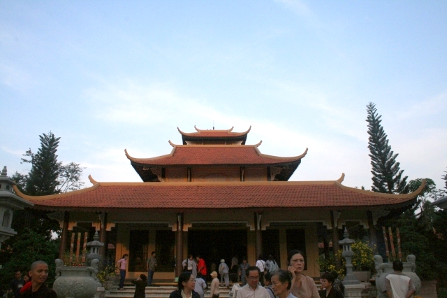 Chùm ảnh: Chùa Giác Ngộ tổ chức hành hương 10 chùa đầu năm