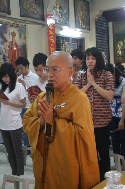 Chùm ảnh: Chùa Giác Ngộ tổ chức lễ quy y cho hơn 100 Phật tử mới