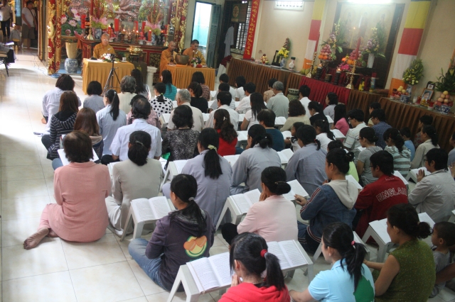 Chùm ảnh: Chùa Giác Ngộ tổ chức lễ quy y cho hơn 100 Phật tử mới