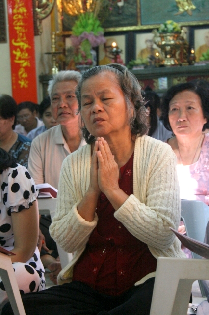 Chùm ảnh: Chùa Giác Ngộ tổ chức lễ quy y cho hơn 100 Phật tử mới