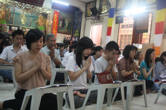 Chùm ảnh: Chùa Giác Ngộ tổ chức lễ quy y cho hơn 100 Phật tử mới