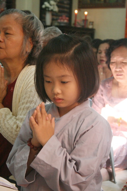 Chùm ảnh: Chùa Giác Ngộ tổ chức lễ quy y cho hơn 100 Phật tử mới