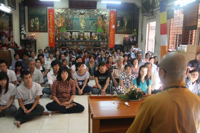 Chùm ảnh: Chùa Giác Ngộ tổ chức lễ quy y cho hơn 100 Phật tử mới