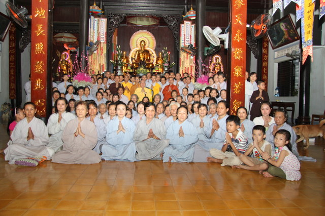 Đại Lão Hoà Thượng Trưởng Ban Trị Sự Tỉnh Hội Phật Giáo Khánh Hòa viếng thăm chùa Kỳ Viên Trung Nghĩa