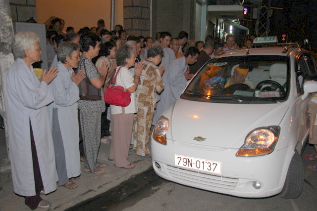 Đại Lão Hoà Thượng Trưởng Ban Trị Sự Tỉnh Hội Phật Giáo Khánh Hòa viếng thăm chùa Kỳ Viên Trung Nghĩa