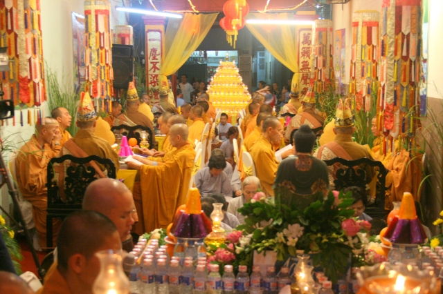 TP. HCM: Chùa Huệ Quang tổ chức lễ tạ đàn Dược Sư Thất Châu