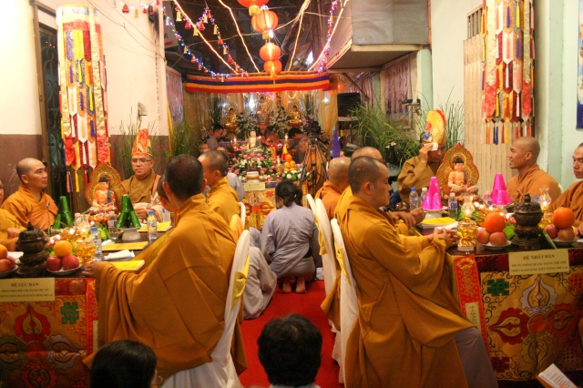 TP. HCM: Chùa Huệ Quang tổ chức lễ tạ đàn Dược Sư Thất Châu