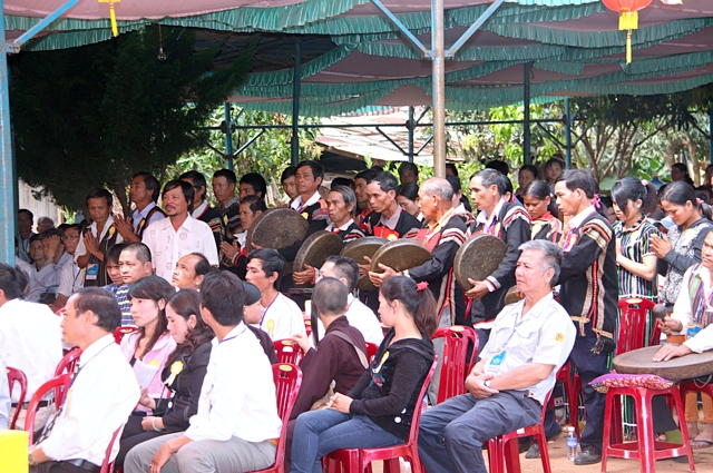 Lễ Đặt Đá Xây Dựng Chánh Điện và Cổng Tam Quang Tịnh Xá Ngọc Chơn Thị Xã Buôn Hồ-Tỉnh Đăk-Lăc