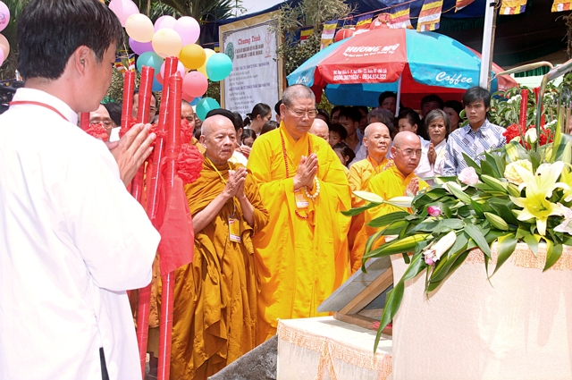 Lễ Đặt Đá Xây Dựng Chánh Điện và Cổng Tam Quang Tịnh Xá Ngọc Chơn Thị Xã Buôn Hồ-Tỉnh Đăk-Lăc