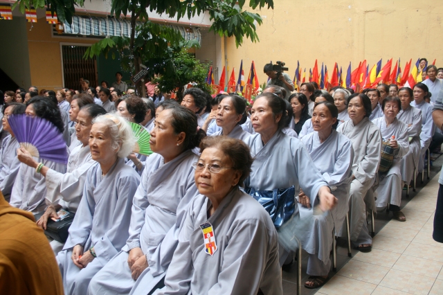 TP. HCM: Ban đại diện Phật giáo Q10 tổ chức lễ Phật đản PL. 2556 - DL. 2012
