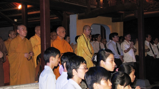 Lễ Thắp sáng Bảy Hoa sen trên sông Hương