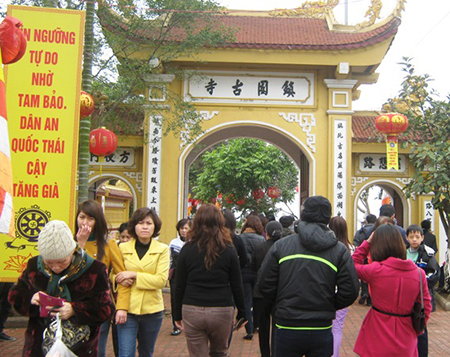 Hà Nội: Rộn ràng đón tết Nguyên Tiêu tại chùa