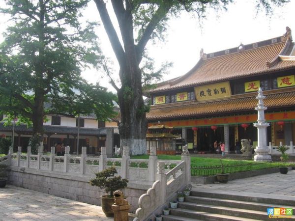 Chùa Tuyết Đậu - Một trong Ngũ Đại danh sơn Phật Giáo Trung Quốc