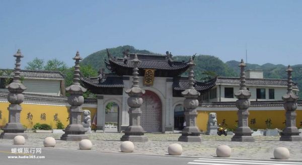 Chùa Tuyết Đậu - Một trong Ngũ Đại danh sơn Phật Giáo Trung Quốc