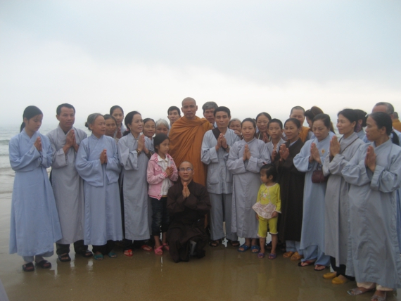 Hà Tĩnh:  Đoàn hành hương chùa Giác Hạnh cầu nguyện quốc thái dân an
