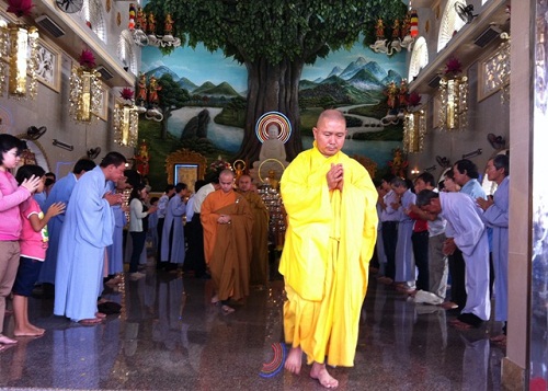 Vãn cảnh chùa có chánh điện cao nhất Việt Nam