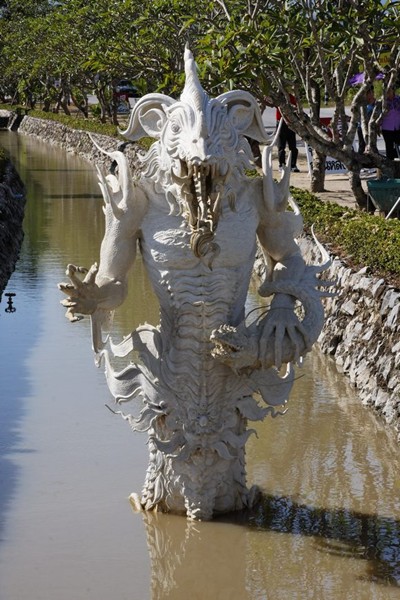 Đền Wat Rong Khun – Kiệt tác kiến trúc Thái Lan đương đại