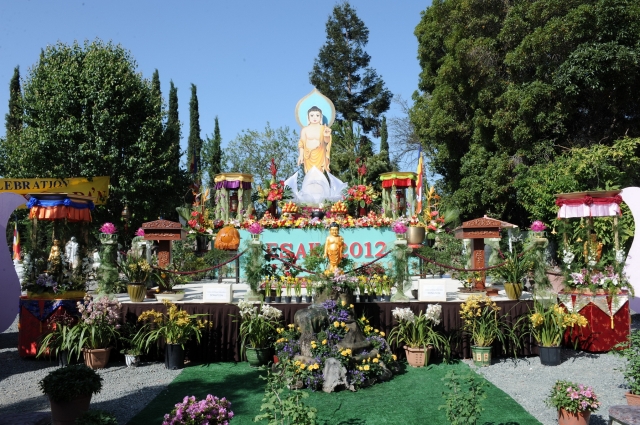 Trung tâm Văn hóa Phật giáo Liễu Quán (Hoa Kỳ)  long trọng tổ chức Đại lễ Phật đản PL 2556