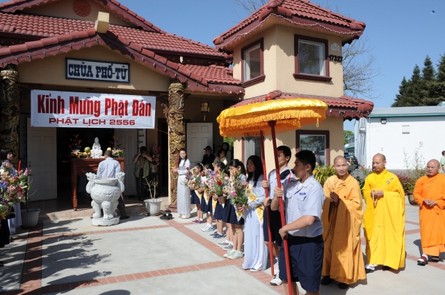 Chùa Phổ Từ - thành phố Hayward (Hoa Kỳ) mừng đại lễ Phật Đản PL 2556