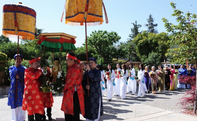 Trung tâm Văn hóa Phật giáo Liễu Quán (Hoa Kỳ)  long trọng tổ chức Đại lễ Phật đản PL 2556