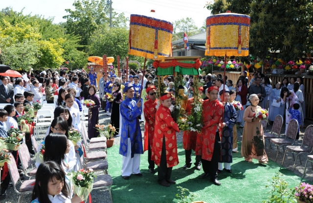 Trung tâm Văn hóa Phật giáo Liễu Quán (Hoa Kỳ)  long trọng tổ chức Đại lễ Phật đản PL 2556