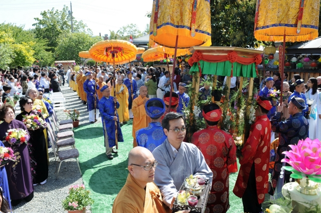 Trung tâm Văn hóa Phật giáo Liễu Quán (Hoa Kỳ)  long trọng tổ chức Đại lễ Phật đản PL 2556