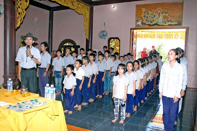 Gia Lai: Chùa Quan Âm Lễ Cài Huy Hiệu và Vượt Bậc Ngành Oanh Vũ