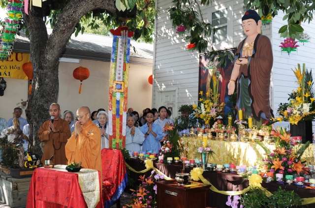 Đại lễ Vu Lan tạ trung tâm văn hóa Phật giáo - chùa Liễu Quán - San Jose, California, Hoa Kỳ