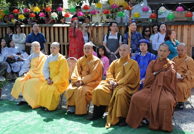 Trung tâm Văn hóa Phật giáo Liễu Quán (Hoa Kỳ)  long trọng tổ chức Đại lễ Phật đản PL 2556