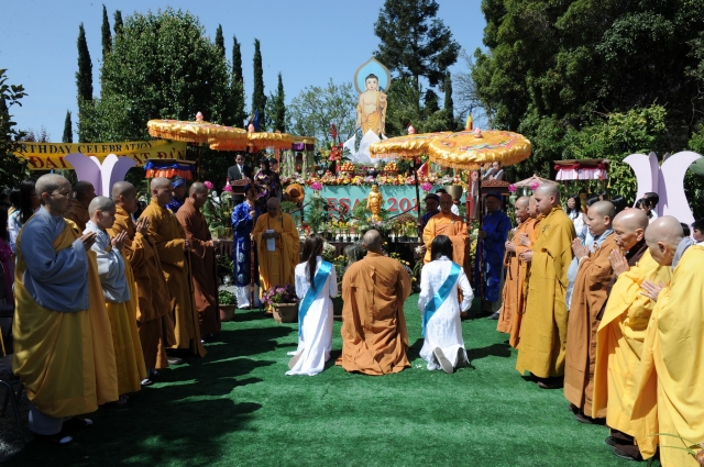 Trung tâm Văn hóa Phật giáo Liễu Quán (Hoa Kỳ)  long trọng tổ chức Đại lễ Phật đản PL 2556