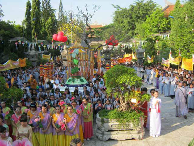 Khánh Hòa: Tổ chức trọng thể Đại lễ Phật đản PL.2556