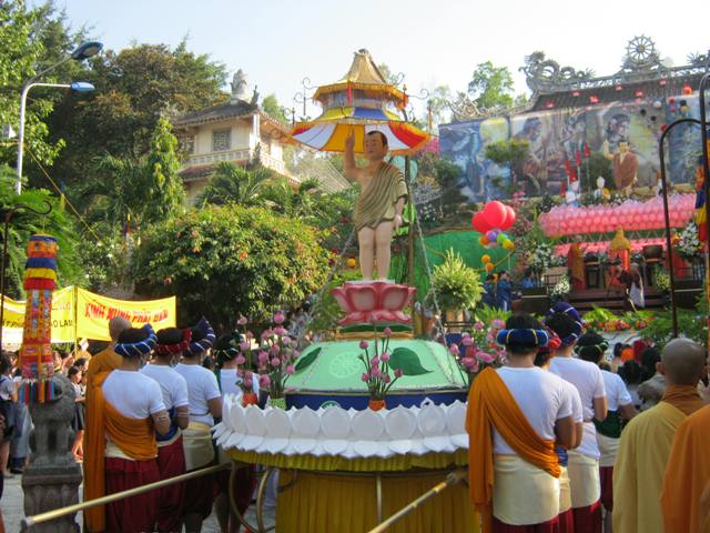 Khánh Hòa: Tổ chức trọng thể Đại lễ Phật đản PL.2556