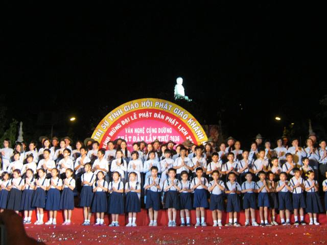 Khánh Hòa: Đêm Văn nghệ hát mừng Đại lễ Phật đản PL.2556