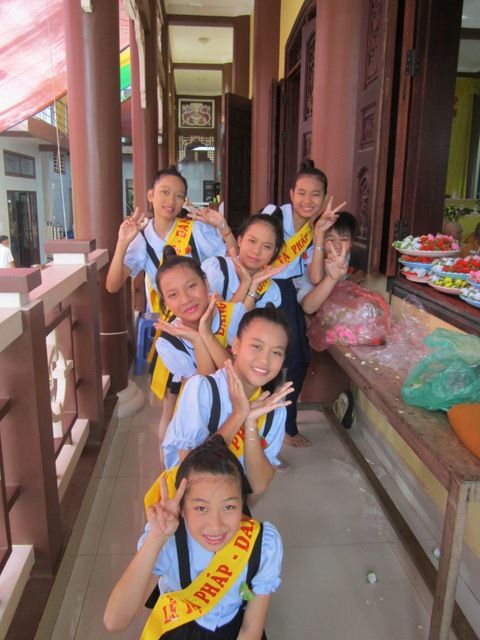 Long An: Lễ Tạ Pháp và Dâng Y tại hạ trường Hòa Bình