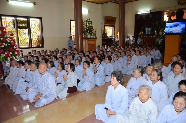 Bộ tượng Tây Phương Tam Thánh bằng gỗ dâu lớn nhất Việt Nam