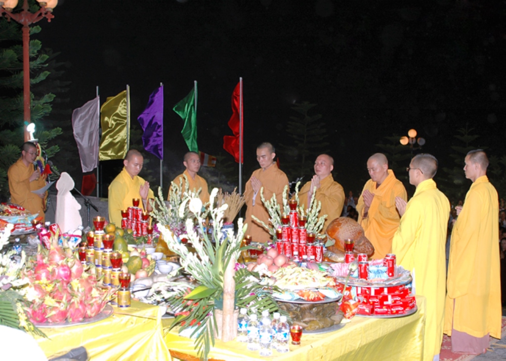 Những người con Phật miền Núi Hà Tĩnh tri ân tưởng niệm Anh Hùng Liệt Sĩ