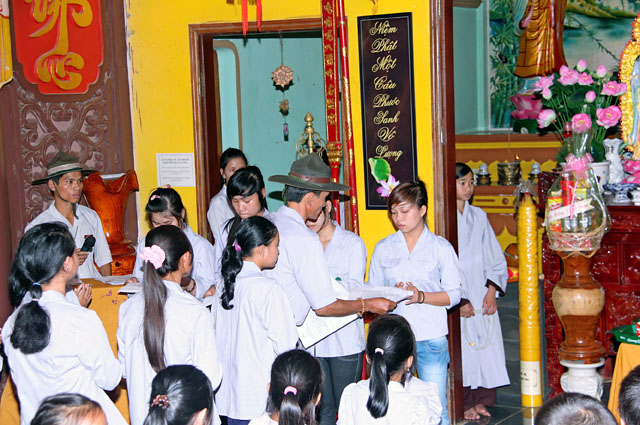 Gia Lai: Chùa Quan Âm Lễ Cài Huy Hiệu và Vượt Bậc Ngành Oanh Vũ