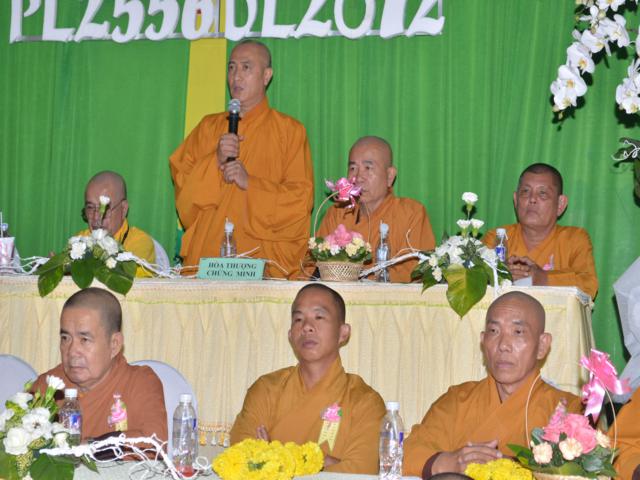 Bình Dương: Lễ tạ pháp - dâng y tại Tây Thiên tự