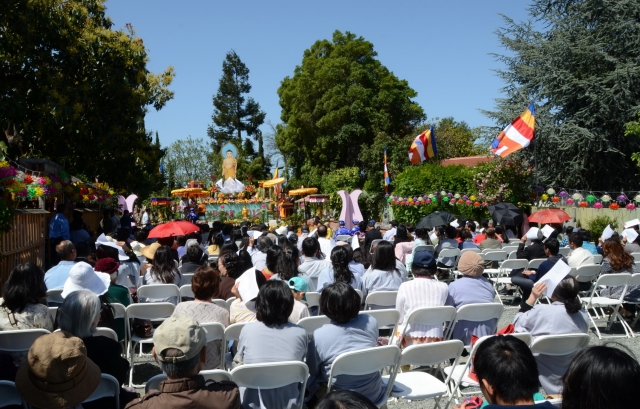 Trung tâm Văn hóa Phật giáo Liễu Quán (Hoa Kỳ)  long trọng tổ chức Đại lễ Phật đản PL 2556