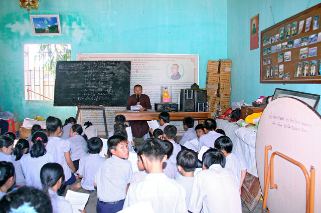Gia Lai: Chùa Quan Âm Lễ Cài Huy Hiệu và Vượt Bậc Ngành Oanh Vũ
