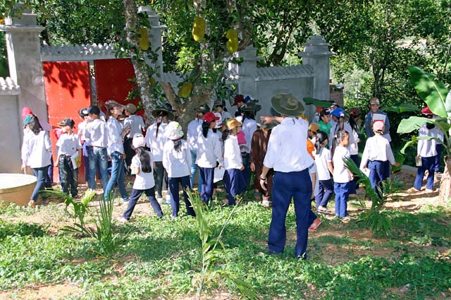 Gia Lai: Chùa Quan Âm Lễ Cài Huy Hiệu và Vượt Bậc Ngành Oanh Vũ
