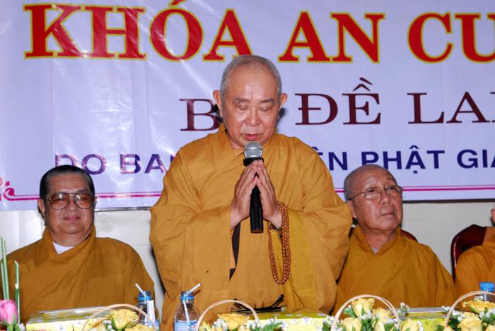 Chư Ni Q.6 khai giảng khóa An cư kiết hạ PL.2556