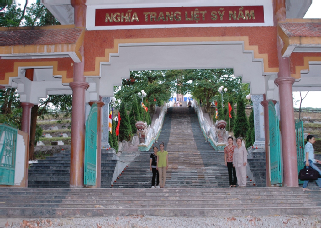 Những người con Phật miền Núi Hà Tĩnh tri ân tưởng niệm Anh Hùng Liệt Sĩ